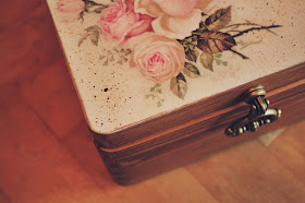 decoupagowe pudełko z różami