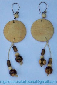 pendientes madera y semillas