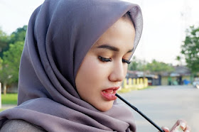 Fenomena Jilbab Ketat - Trend Hijab Seksi yang Penuhi Feed Instagram dan Twitter