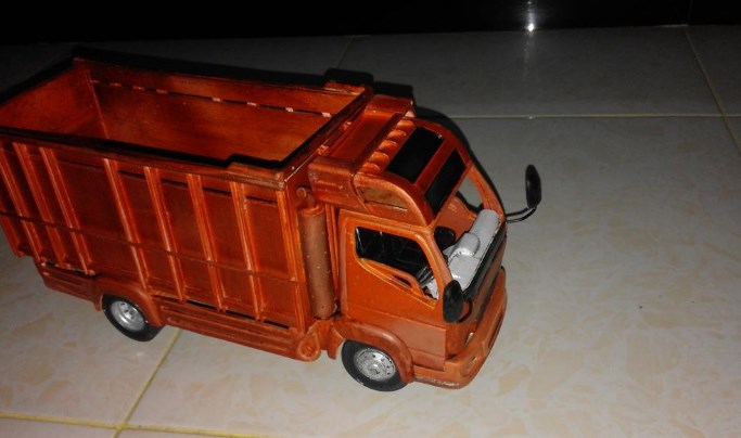 Gambar Miniatur Truk  Mitsubishi Info Mobil Truck