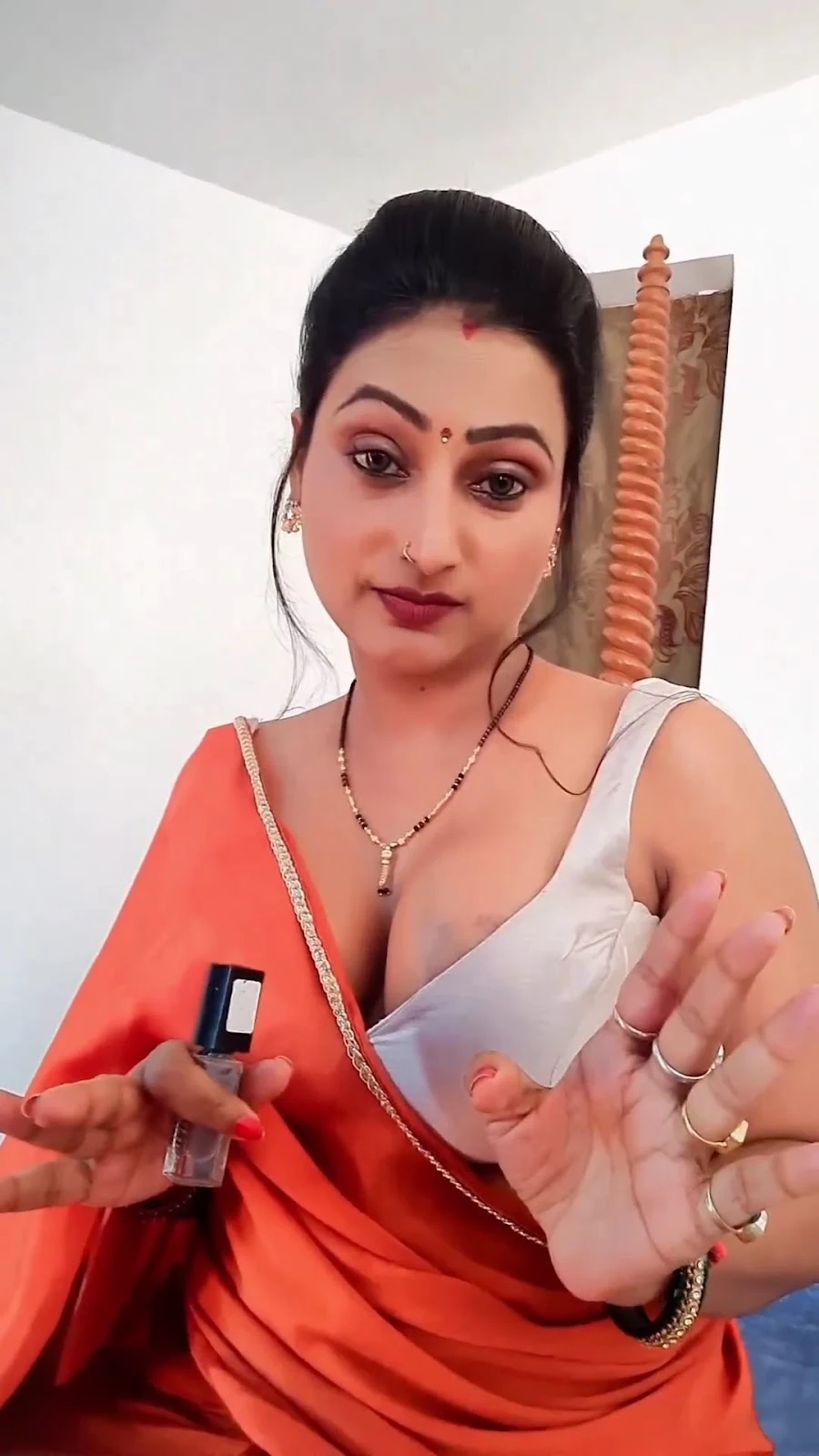 jayshree gaikwad hot actress charmsukh bidaai