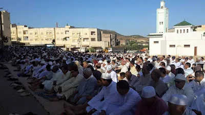 مراسيم صلاة عيد الفطر بمسجد الغروسات ببلدية المنزل ( بالصور)