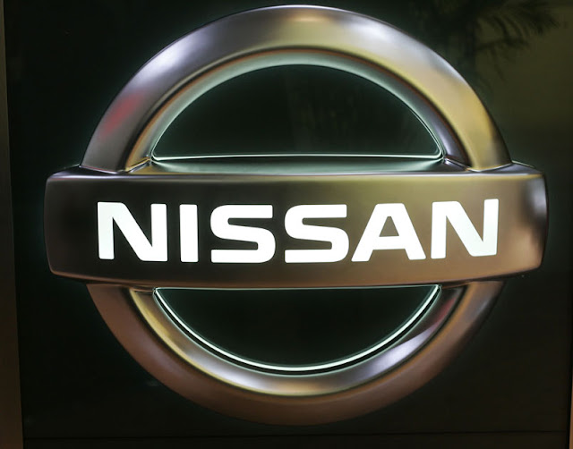 nissan logo AT