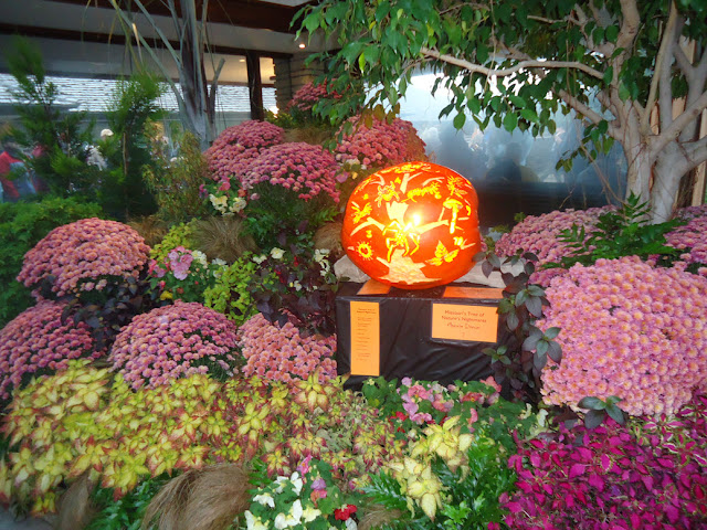 Giant Jack O Lantern