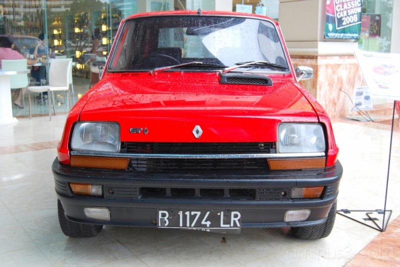 PHOTO GALLERY Renault 5 Share