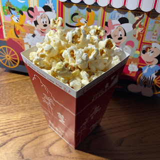 【ディズニーのお土産】TDR　「ミッキー＆フレンズ　ポップコーンキット（カレー味）」ジャパンフリトレー？