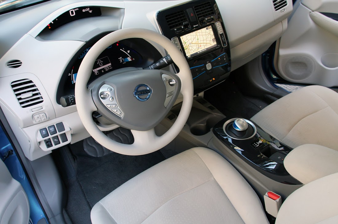 2011 Nissan Leaf Interior Design