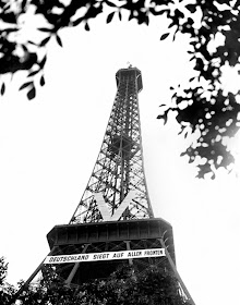 La torre Eiffel durante la ocupación nazi