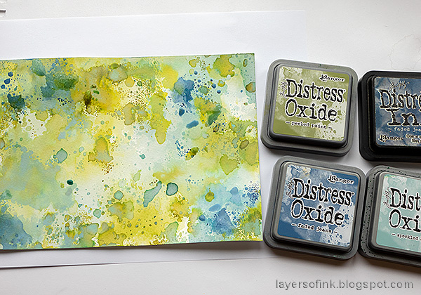 Layers of ink - Blueberries with stencil and ink tutorial by Anna-Karin Evaldsson.