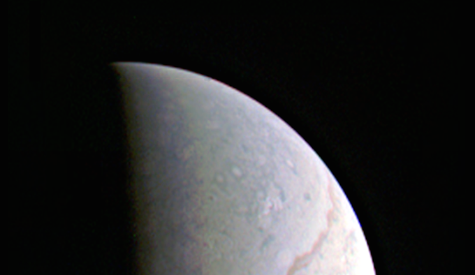 Sonda espacial Juno de la NASA completa con éxito sobrevuelo de Júpiter