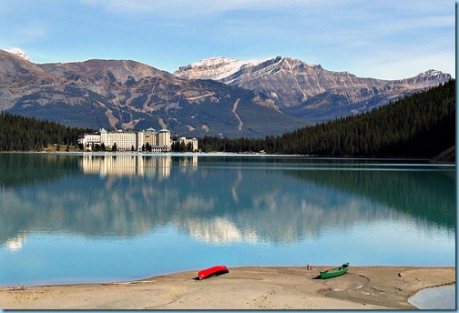 800px-Lake_Louise_17092005