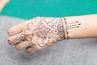 easy mehndi design for girls