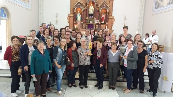 PEREGRINOS DE PALHOÇA PARTICIPAM DE MISSA NO SANTUÁRIO DE ALBERTINA