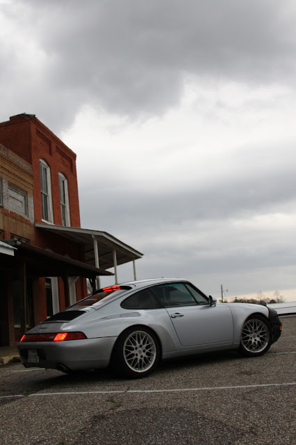 Silver Porsche 911 993 bra Amity Arkansas road trip