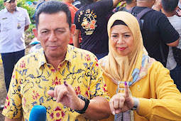 Gubernur Ansar Bersama Keluarganya Nyoblos di TPS 002 Tanjungpinang Timur