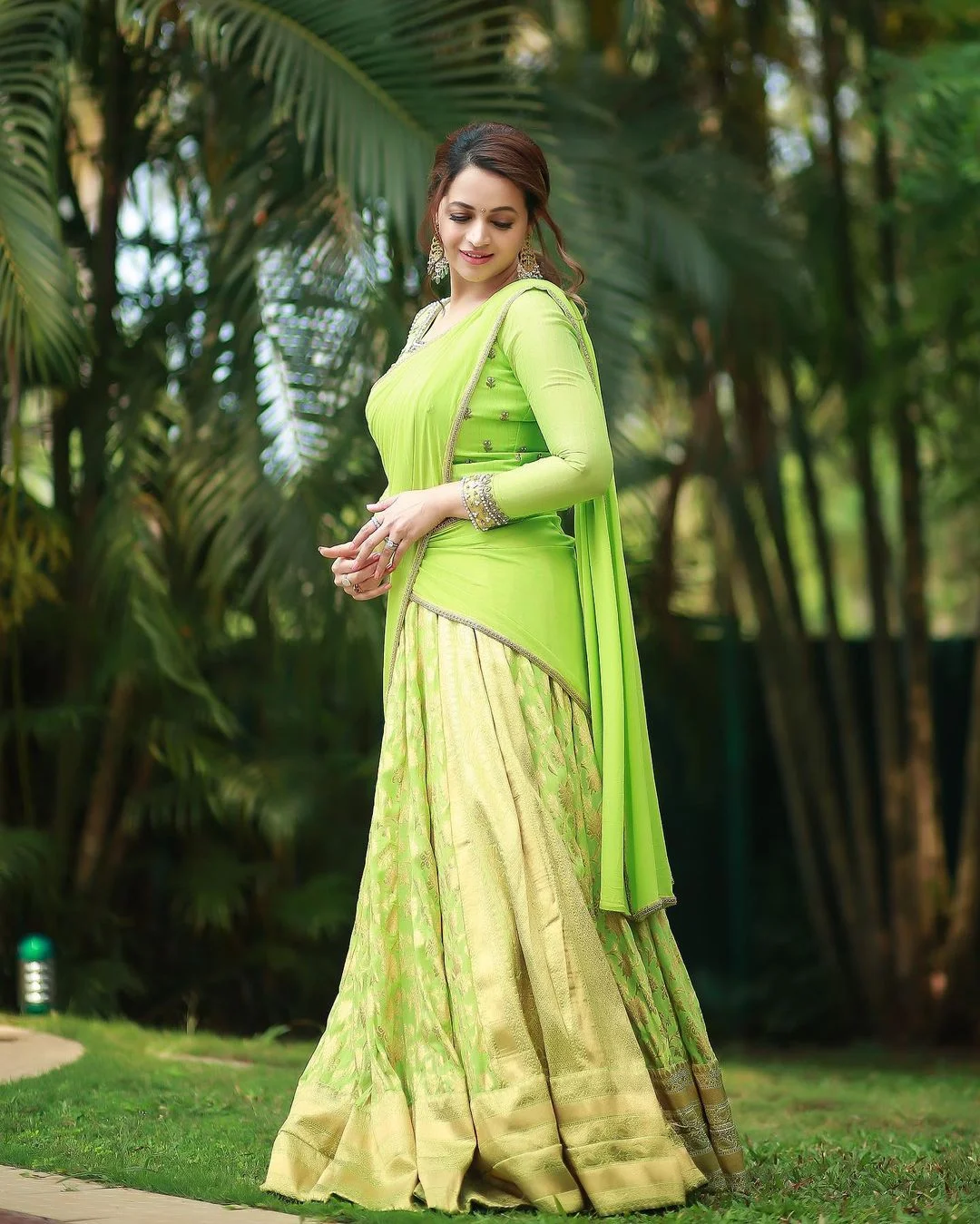 Actress bhavana Menon in Green Half Saree Photoshoot