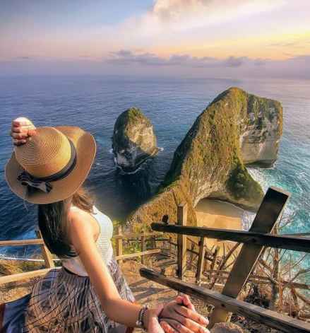 Objek Wisata Pantai Kelingking Nusa Penida