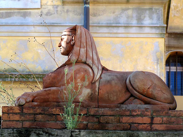 Sphinx, Palazzo Rosso, Livorno