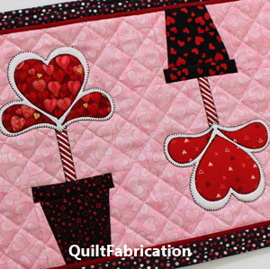 LOVE IN BLOOM-TABLE RUNNER-QUILT PATTERN-VALENTINES-HEARTS-FLOWERS