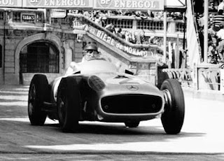 22 de mayo, 1955 / MONACO RECIBE A LA F1 EN UNA TEMPORADA TRAGICA