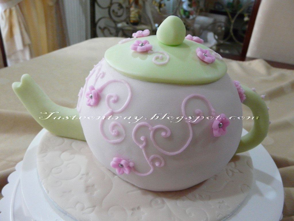 Taste On Tray: TEAPOT cake