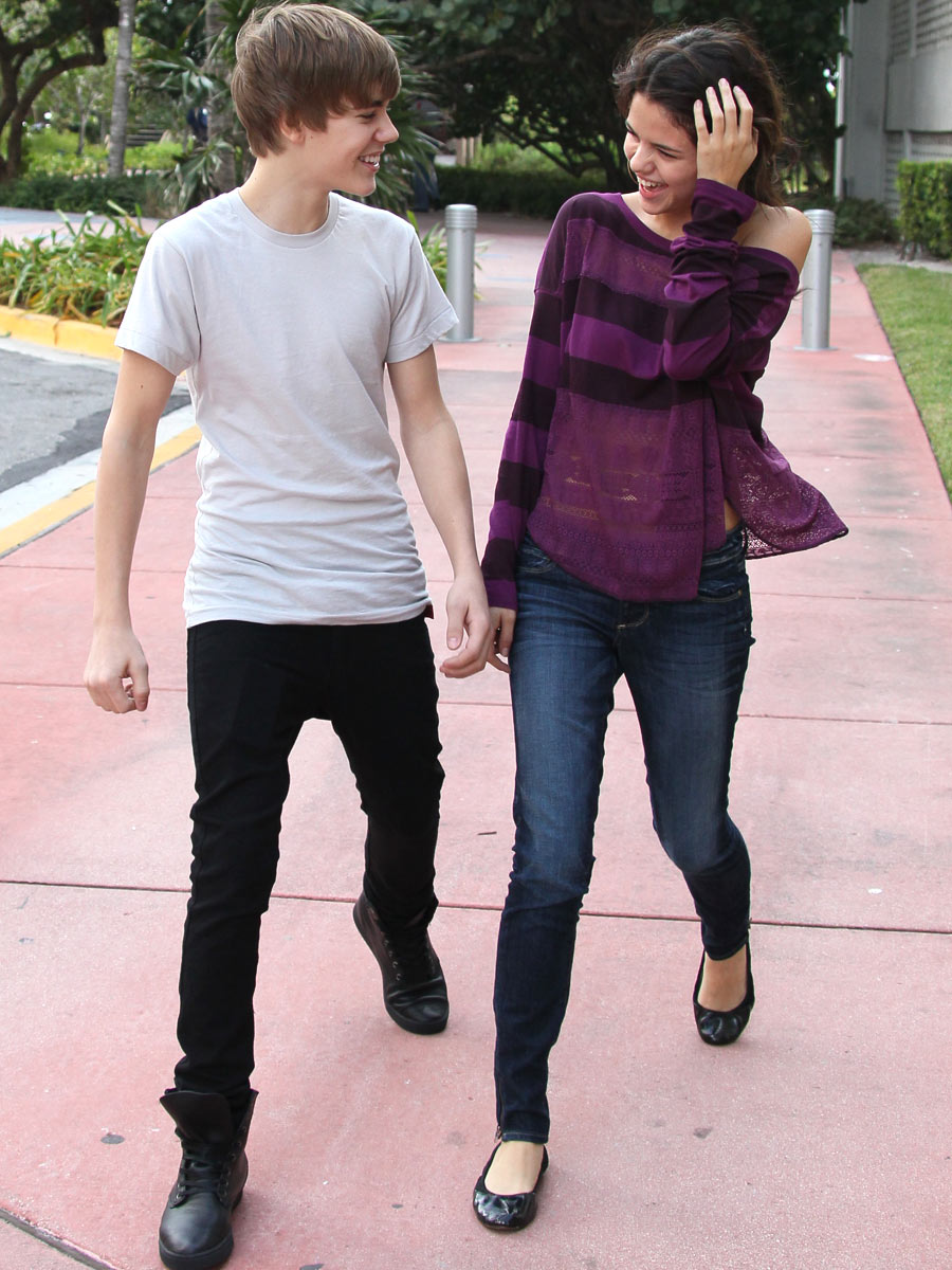 Justin Bieber and Selena Gomez Pictures 2012