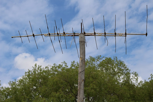 An old tv antenna