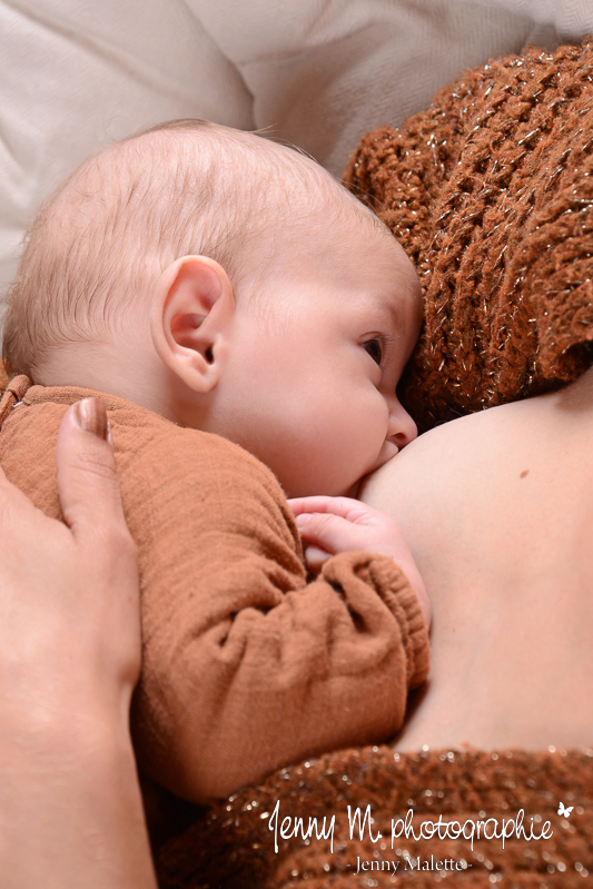 photographe bébé allaitement maternité la mothe achard ste flaive des loups aubigny