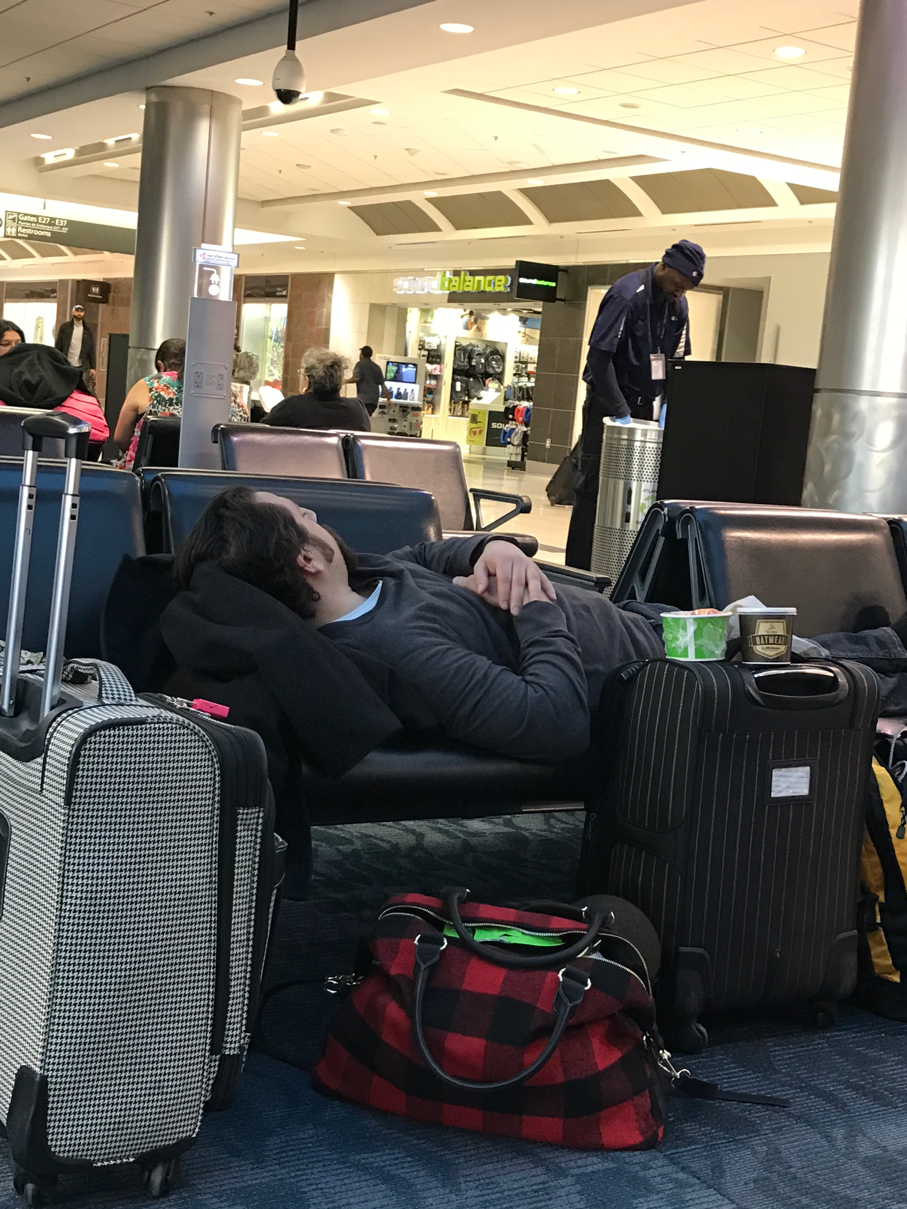 6 Ways to Survive Airline Delays