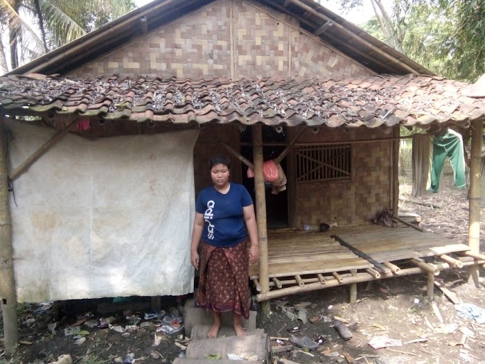 Suami Istri di Sidoko Gunung Kaler ini Tinggal di Gubuk Reot, Tak Dapat BPNT Maupun PKH