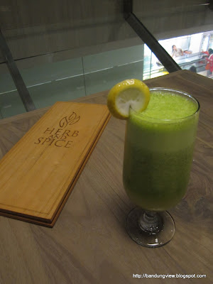 Healthy juice - herb and spice