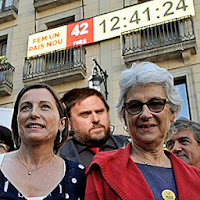 Fem un pais nou: Forcadell, Junqueras y Casals ante el reloj del 9-N