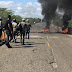 Protestan en dos comunidades de Montecristi reclamando luz 24 horas