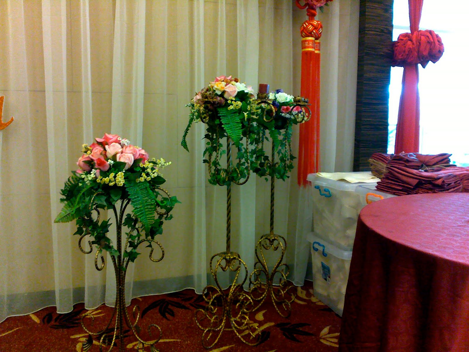 flower stands for weddings