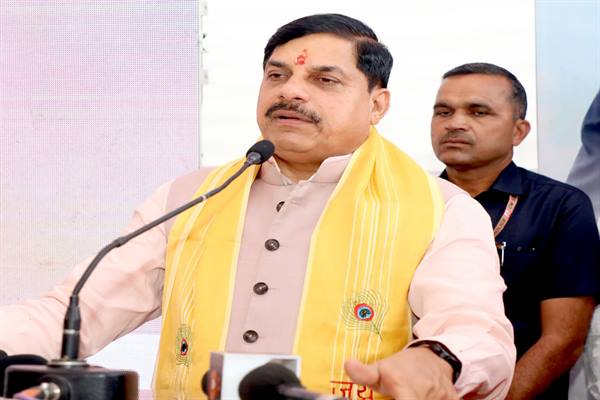 MP NEWS : प्रधानमंत्री श्री मोदी का मन की बात कार्यक्रम देशवासियों से सीधे संवाद का प्रभावी माध्यम : मुख्यमंत्री डॉ. यादव