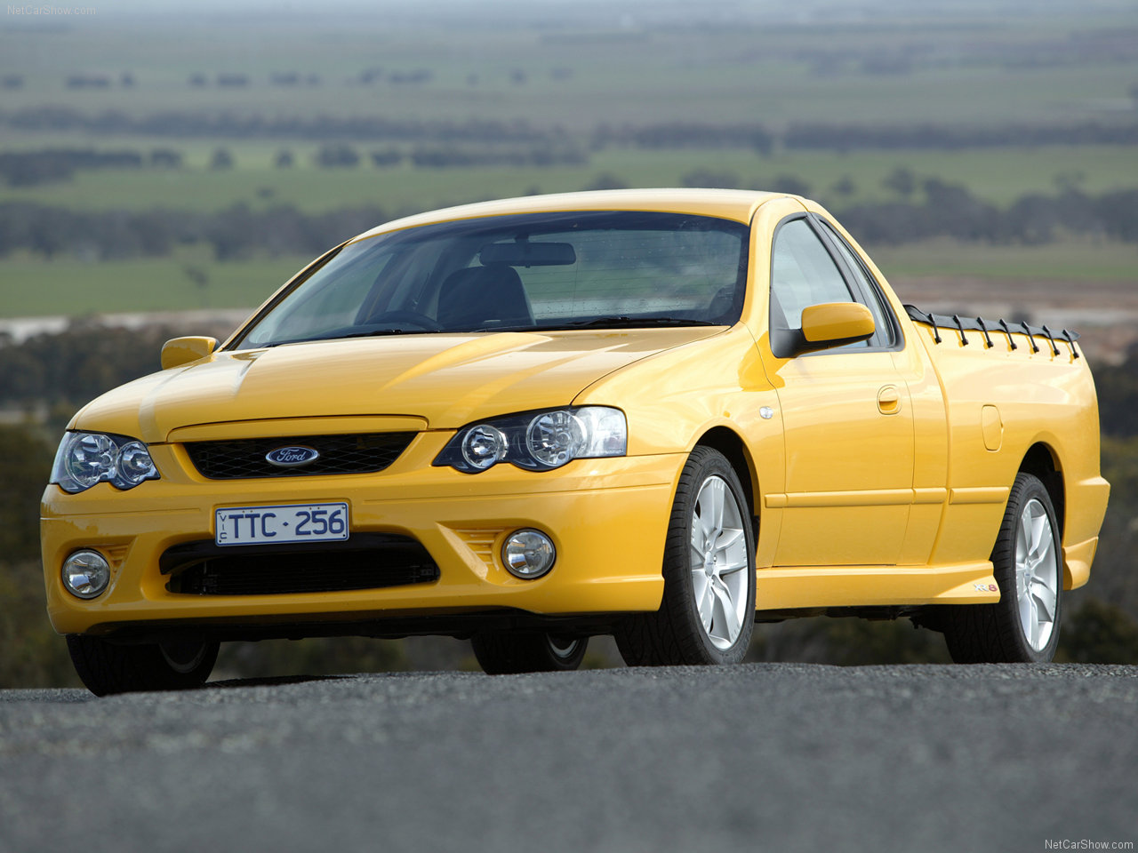 Ford - Populaire français d'automobiles: 2005 Ford BF Falcon XR8 Ute