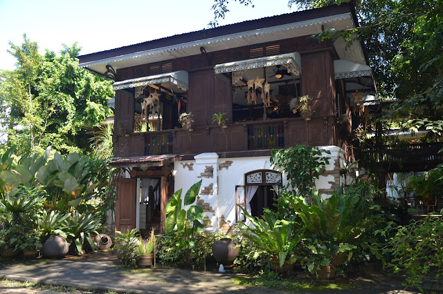 is a rustic eating seat that offers visitors a memorable dining together with lodging experience thingstodoinsingapore: Laguna: Sulyap Gallery Cafe & Restaurant