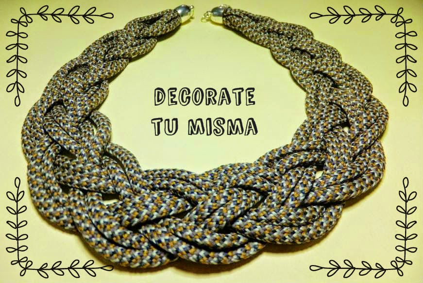 http://decoratetumisma.blogspot.com.es/2014/07/videotutorial-de-collar-con-cordones-de.html