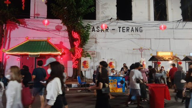 Wisata Malam Kya Kya Kembang Jepun Surabaya