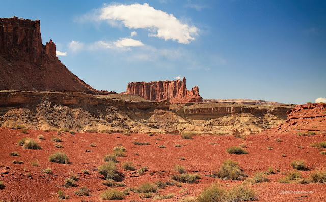 Canyonlands National Park Utah geology travel Dead Horse Point Mineral Bottom Road White Rim Trail Green River Colorado River copyright RocDocTravel.com