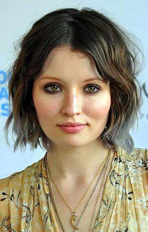 Australian Actress Emily Browning dp