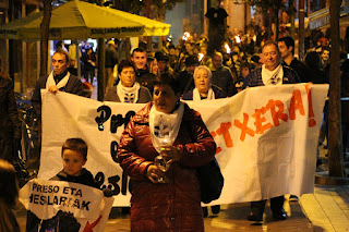 Cientos de personas se manifiestan por los presos