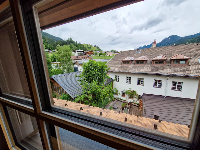 Hotel Strasserwirt Herrenansitz zu Tirol-Strassen-Camera