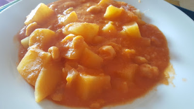 Guiso de garbanzos con tomate