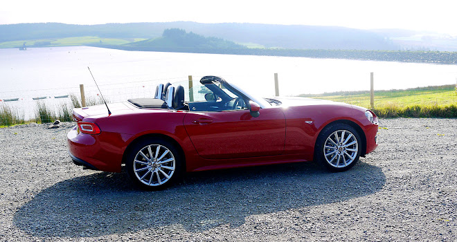 Fiat 124 Spider side view