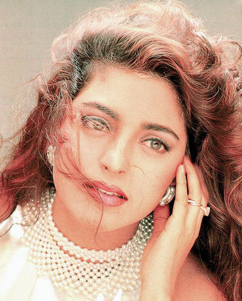 Juhi Chawla HD Wallpaper Download