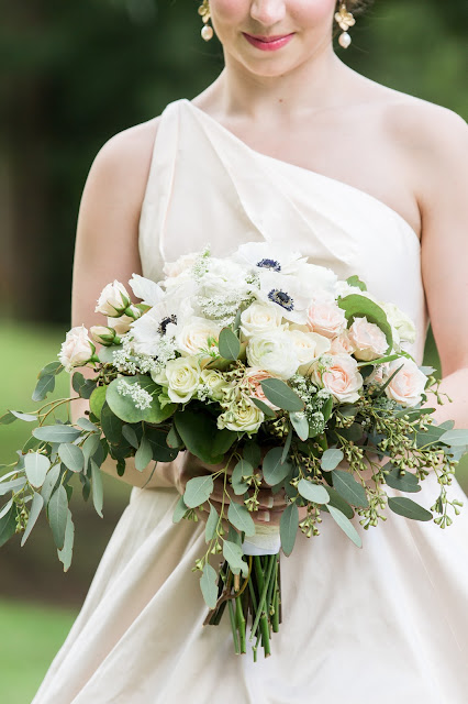 June Wedding Flower Inspiration _ Houston Memorial Area Weddings _ HRC Weddings _ Lawrence Elizabeth Knox Photographer