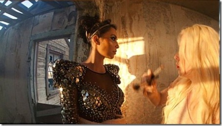 Kim Kardashian cover girl in World's first 3d Magazine 39