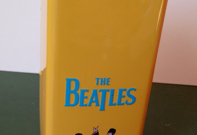 Estojo de lata para óculos Chilli Beans coleção the Beatles - Yellow Submarine  R$ 25,00