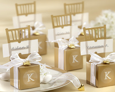 Embroidered Wedding Gifts on Wedding Favors Unlimited Monogrammed Boxes That Do Double Duty As A
